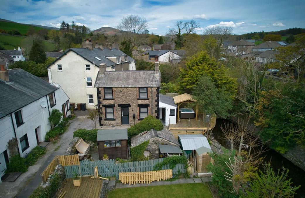 Luxurious Cottage With Hot Tub, Lake District Duddon Exterior photo